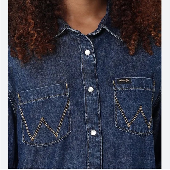 Wrangler Girlfriend  Shirt Dark Wash - Picture 3 of 12